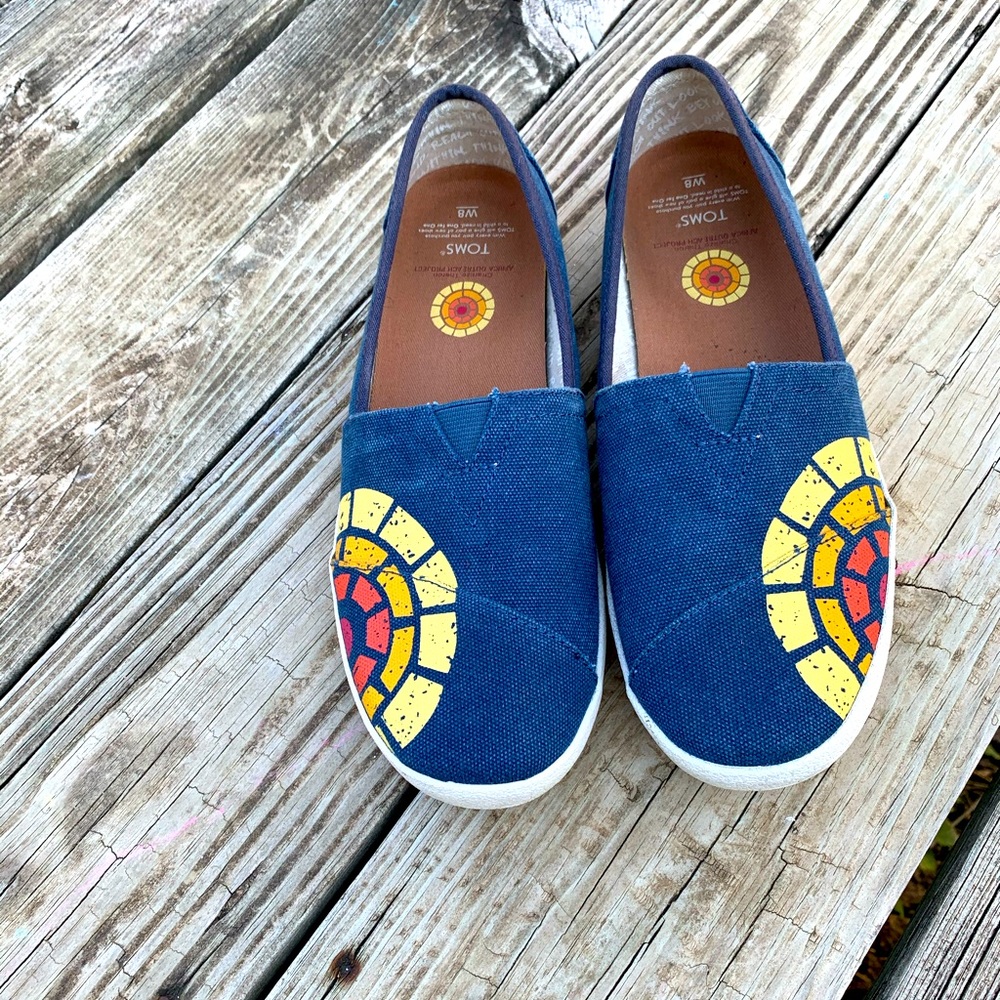 Toms